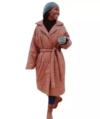   DeWanda Wise yüksekliği 5 fit 6 inç boyunda
