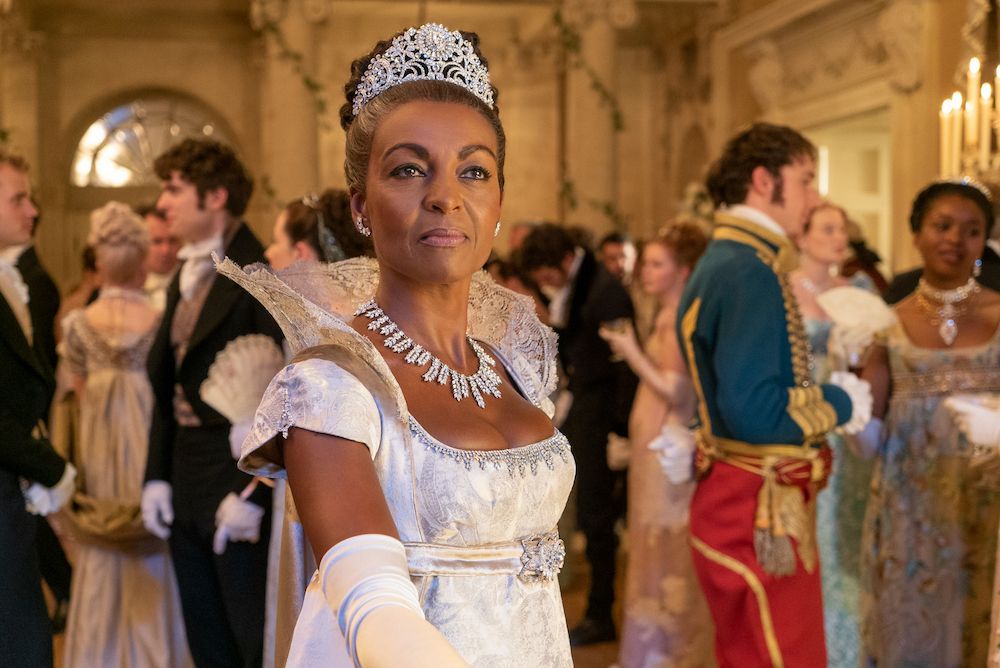 bridgerton adjoa andoh as lady danbury в епизод 101 от bridgerton cr liam danielnetflix 2020