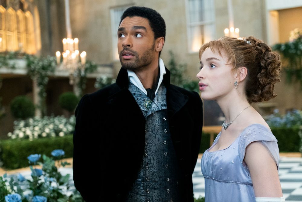 bridgerton l à r regÉ jean page comme simon basset et phoebe dynevor comme daphné bridgerton dans l