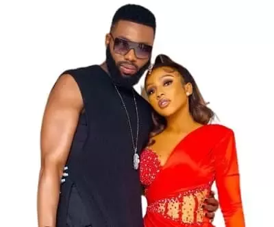   Swanky Jerry z igralko Mercy Eke