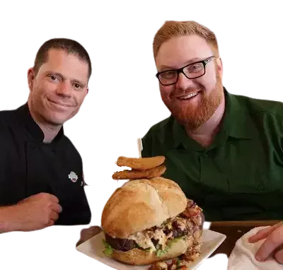   Ginormous Food의 Charleston 에피소드에서 호스트 Josh Denny