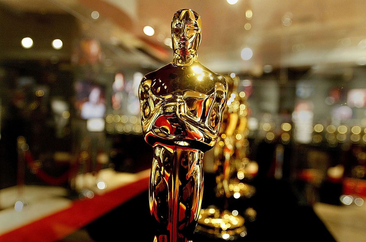 Estatuillas de los Oscar para los 76 Premios de la Academia exhibidos en Hollywood