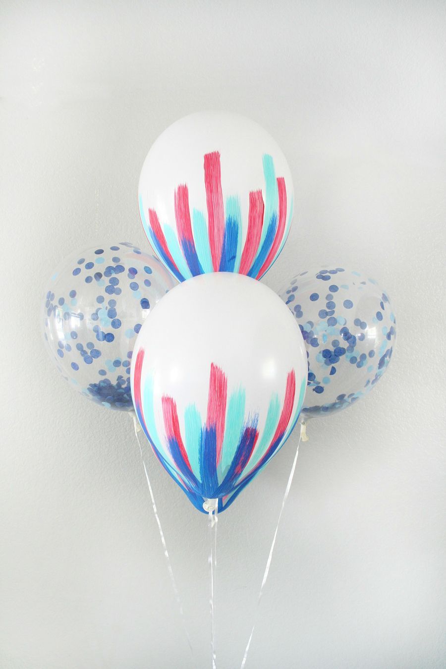 patriotisch bemalte Luftballons